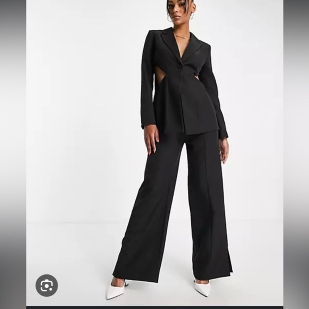 4th and reckless  ASOS woman’s high waist wide leg black trouser size 2 - new